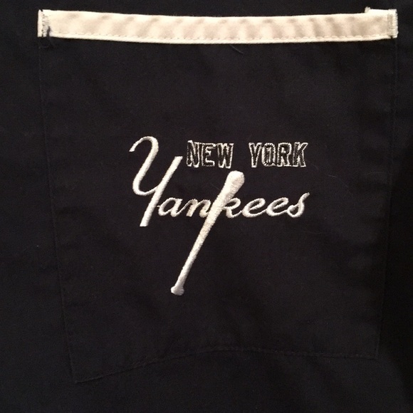 NY Yankees scrub top - Picture 2 of 3